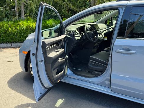 New 2026 Honda Odyssey Elite image 7