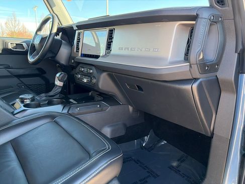 Used 2025 Ford Bronco Outer Banks image 11