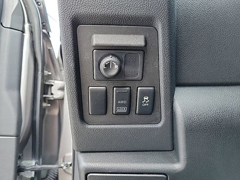 Used 2013 Nissan Rogue S AWD/4WD image 29