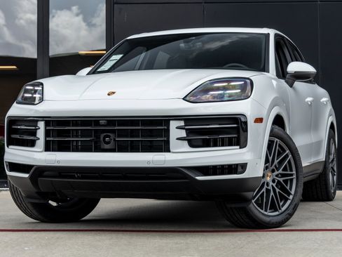 Certified 2025 Porsche Cayenne image 1