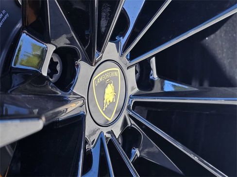 Used 2024 Lamborghini Urus S image 10