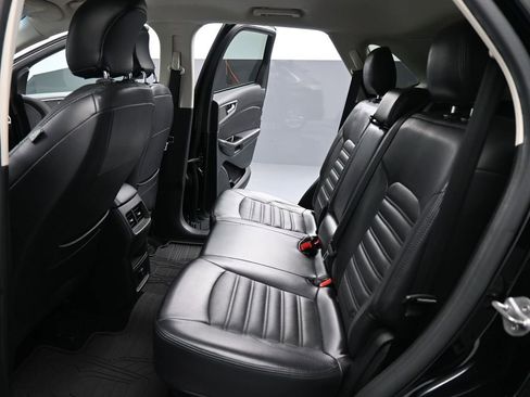 Used 2016 Ford Edge SEL image 17