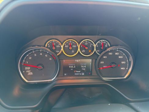 Used 2021 Chevrolet Tahoe Z71 image 23