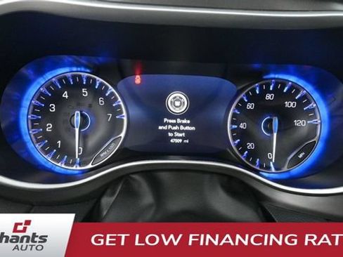 Used 2025 Chrysler Pacifica Select FWD image 30