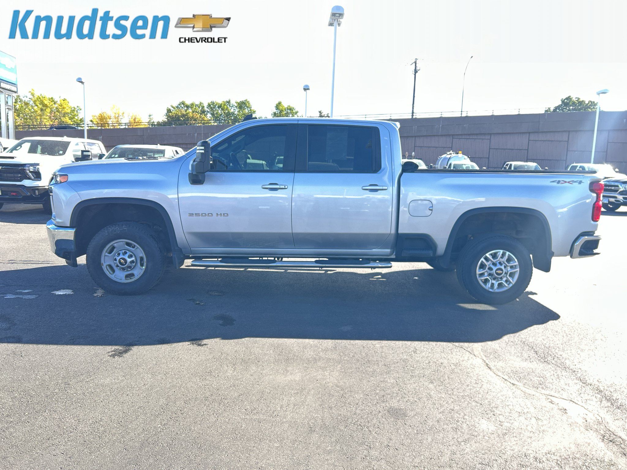 Used 2021 Chevrolet Silverado 2500 LT w/ Convenience Package AWD/4WD image 5