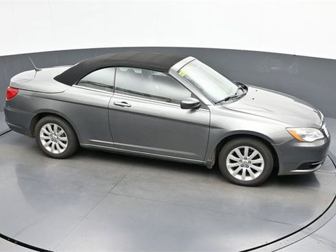 Used 2013 Chrysler 200 Touring image 19