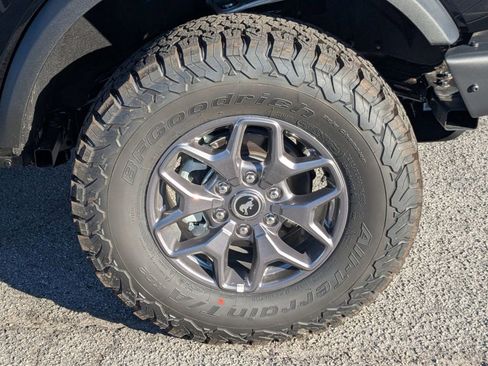 New 2025 Ford Bronco Badlands image 11