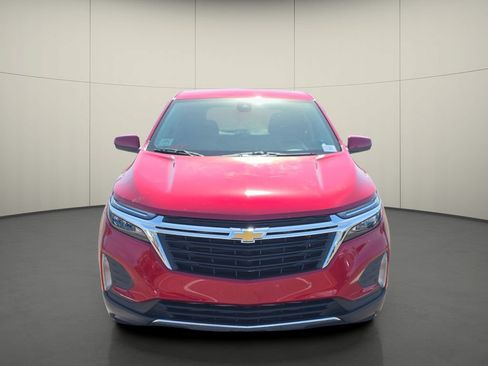 Used 2024 Chevrolet Equinox LT FWD image 2