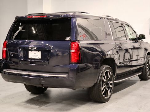 Used 2020 Chevrolet Suburban Premier AWD/4WD image 5