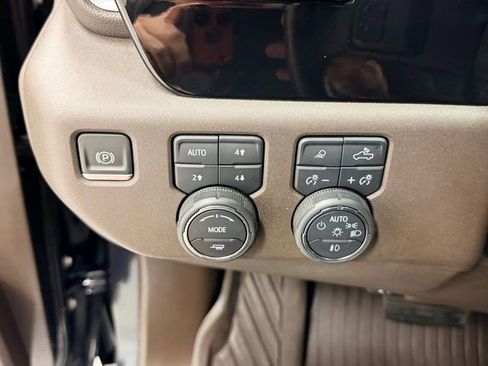 Certified 2022 Chevrolet Silverado 1500 LTZ image 19