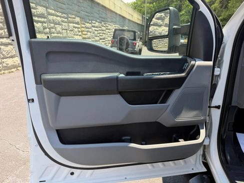 Used 2023 Ford F250 XL w/ Snow Plow Prep Package AWD/4WD image 25