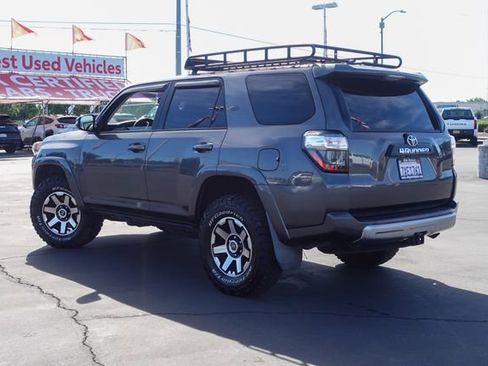 Used 2017 Toyota 4Runner TRD Off-Road Premium AWD/4WD image 10