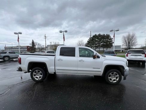 Used 2018 GMC Sierra 1500 SLT w/ Max Trailering Package image 4