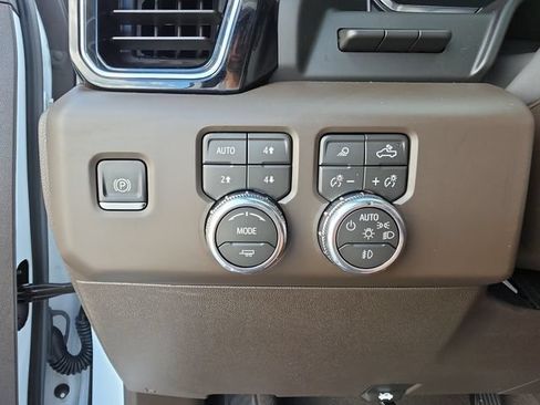 Certified 2026 GMC Sierra 1500 Denali w/ Denali Reserve Package AWD/4WD image 24
