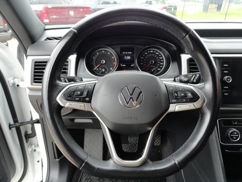 Used 2020 Volkswagen Atlas Cross Sport SE FWD image 18