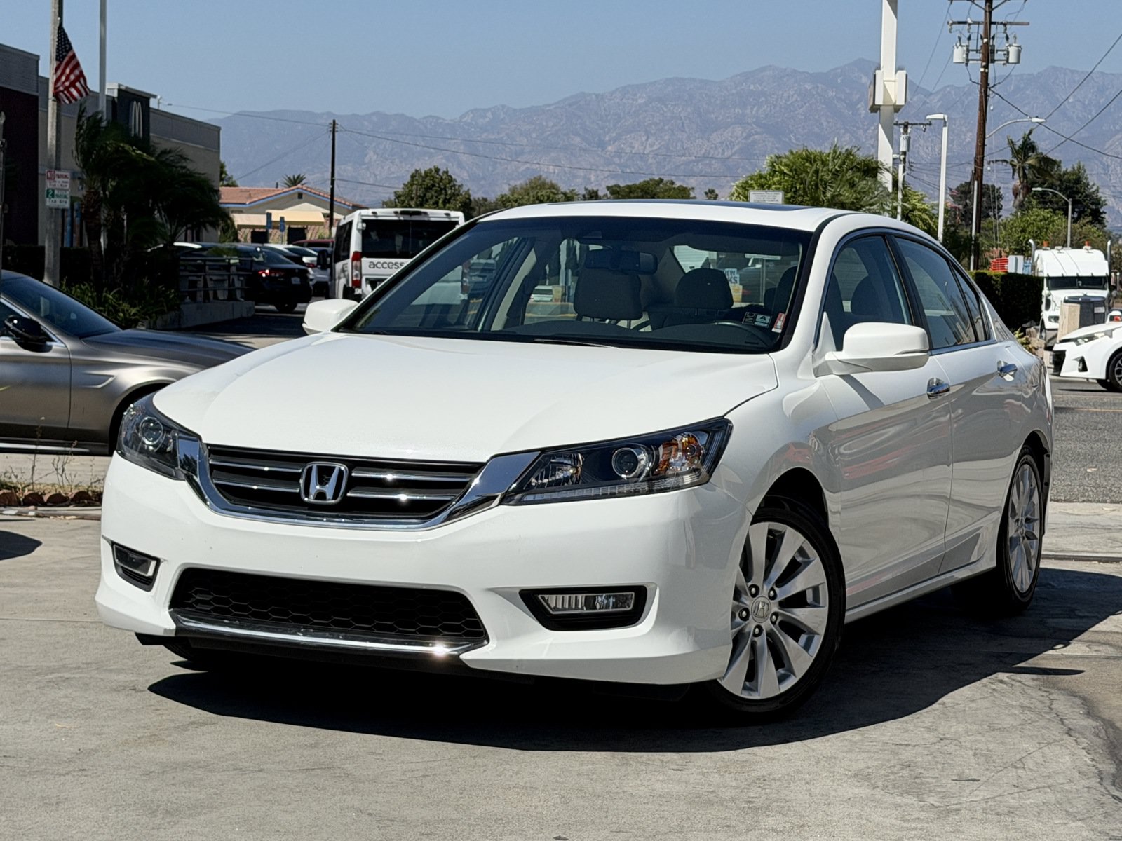 Used 2013 Honda Accord EX-L image 2