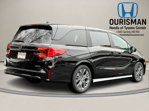 New 2026 Honda Odyssey Touring image 3