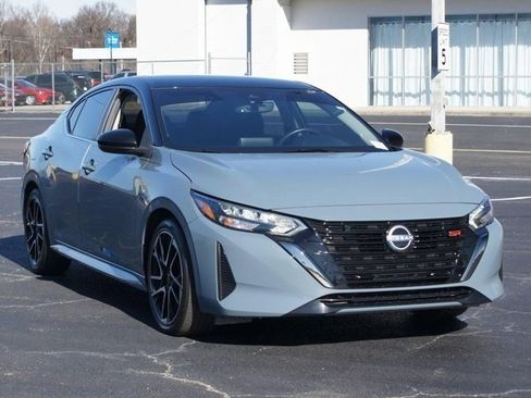 Used 2024 Nissan Sentra SR w/ Trunk Package image 22