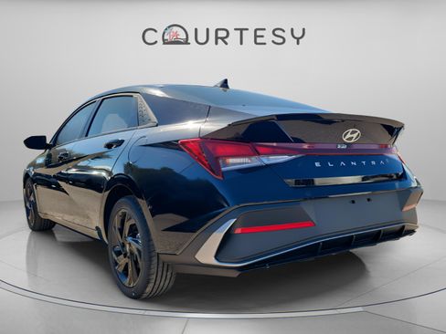 New 2026 Hyundai Elantra Sport image 3