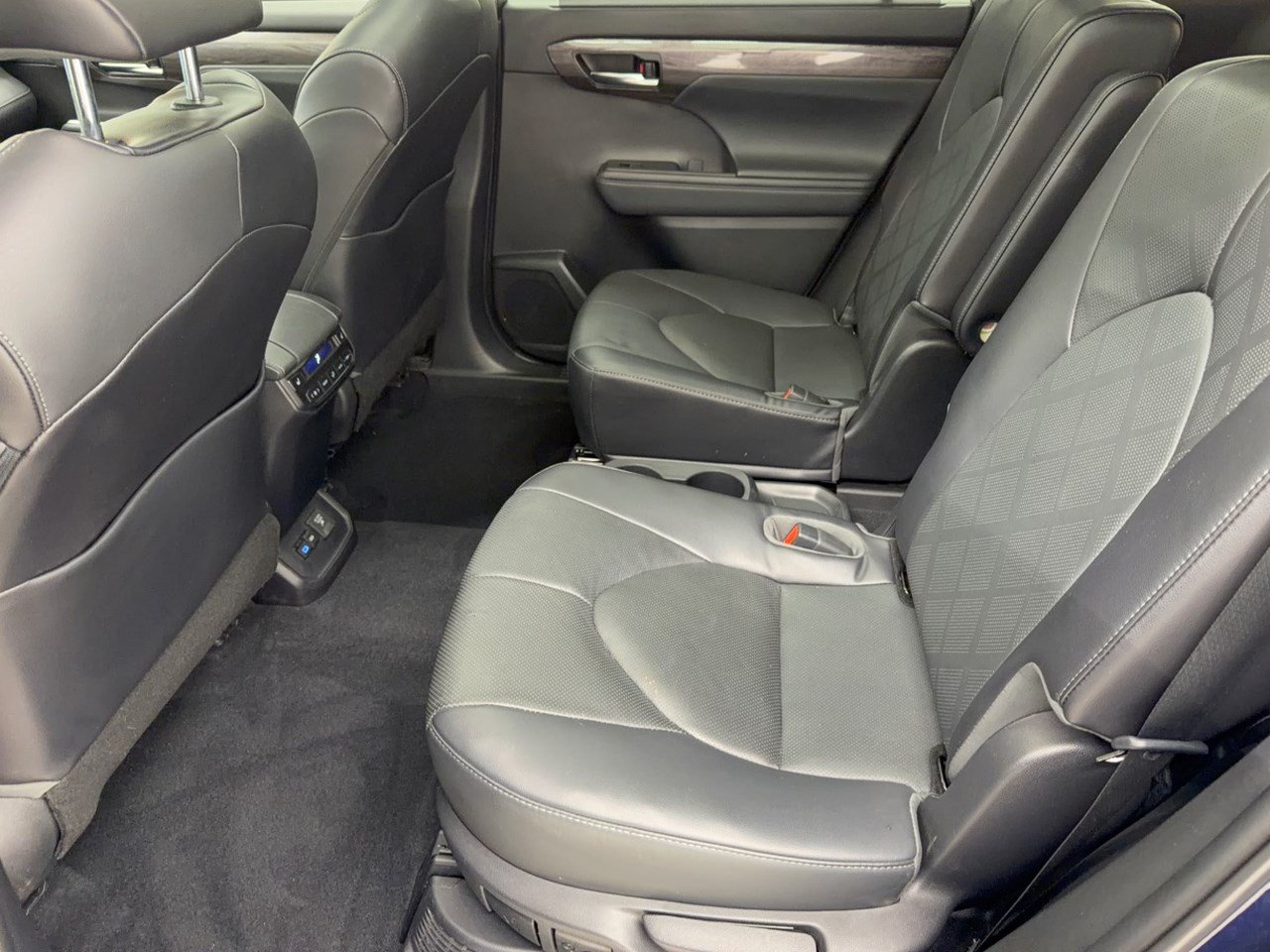 Used 2022 Toyota Highlander Platinum AWD/4WD image 25