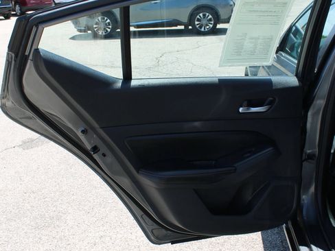 Used 2022 Nissan Altima 2.5 SR FWD image 15