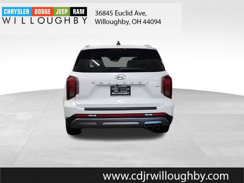 Used 2023 Hyundai Palisade Limited AWD/4WD image 6