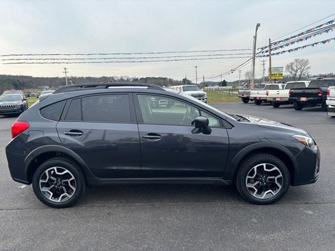 Used 2017 Subaru Crosstrek 2.0i Premium w/ Moonroof Package image 20