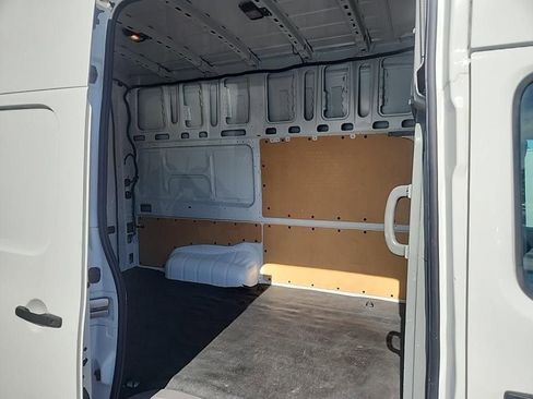 Used 2021 Nissan NV 2500 SV image 1