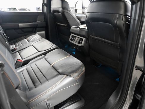Used 2023 Ford F350 Platinum w/ Tremor Off-Road Package AWD/4WD image 28