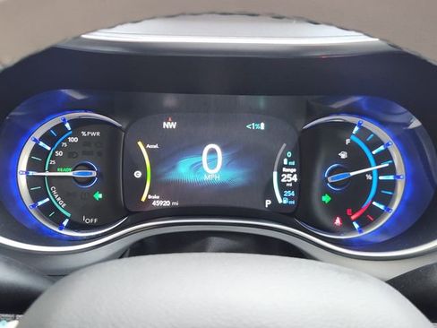 Used 2020 Chrysler Pacifica Limited w/ Advanced Safetytec Group image 13