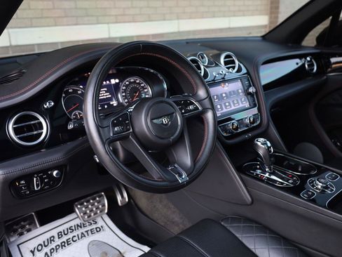 Used 2018 Bentley Bentayga AWD/4WD image 19