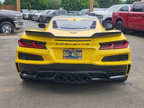 Used 2025 Chevrolet Corvette Z06 RWD image 6