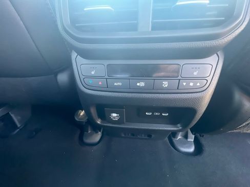 Used 2024 Honda Passport Black Edition image 15