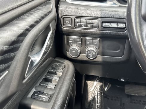 Used 2022 GMC Yukon Denali image 90