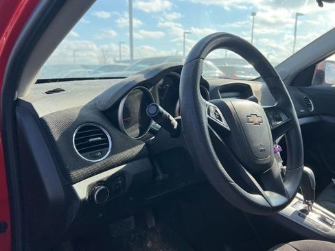 Used 2016 Chevrolet Cruze LT image 9