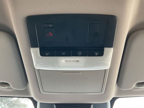 Used 2025 Nissan Rogue SV FWD image 15