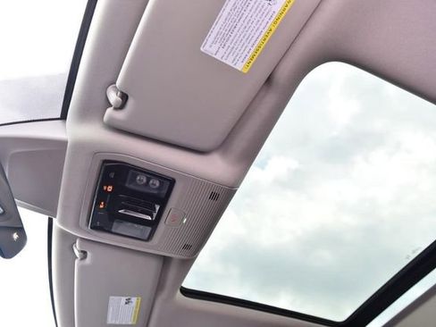 Used 2025 Volkswagen Atlas Peak Edition SE image 21