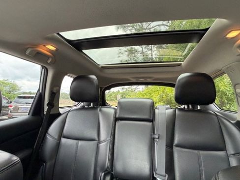 Used 2019 Nissan Pathfinder Platinum FWD image 11