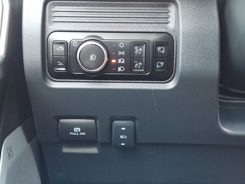 Used 2025 Ford F250 Platinum AWD/4WD image 24