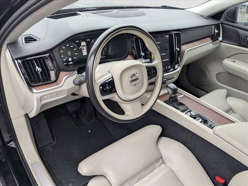 Used 2019 Volvo S60 T5 Inscription image 9