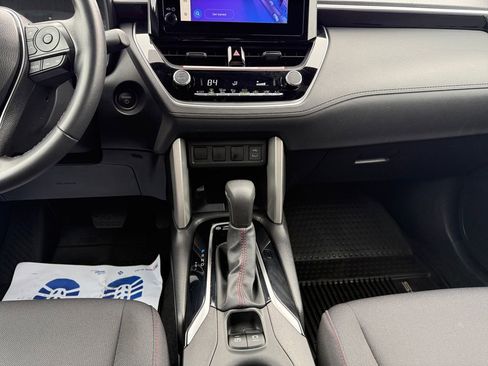 Used 2024 Toyota Corolla Cross AWD Hybrid image 11
