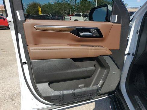 New 2026 Chevrolet Tahoe High Country w/ Sun And Tow Package AWD/4WD image 18