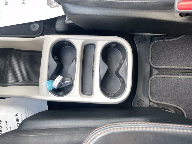 Used 2017 Chrysler Pacifica Touring w/ Tire & Wheel Group FWD image 17