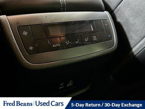 Used 2024 Nissan Pathfinder SL AWD/4WD image 32