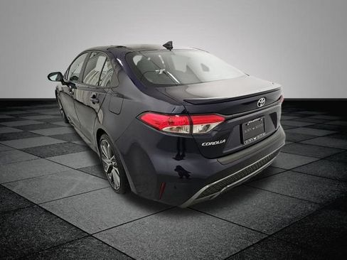 Used 2021 Toyota Corolla SE w/ SE Premium Package FWD image 4