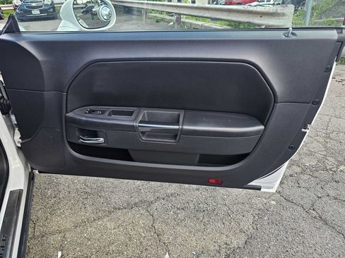 Used 2014 Dodge Challenger SXT Plus RWD image 19