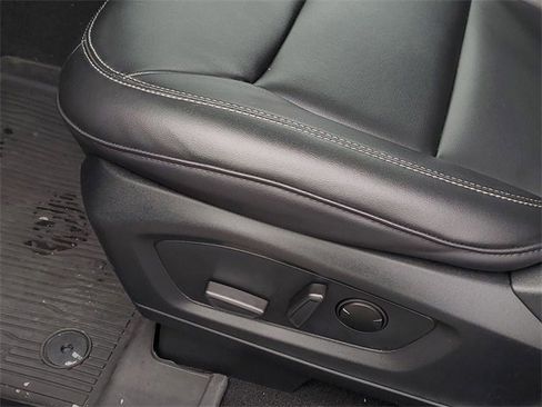 Certified 2024 Ford Explorer XLT w/ Equipment Group 202A image 14