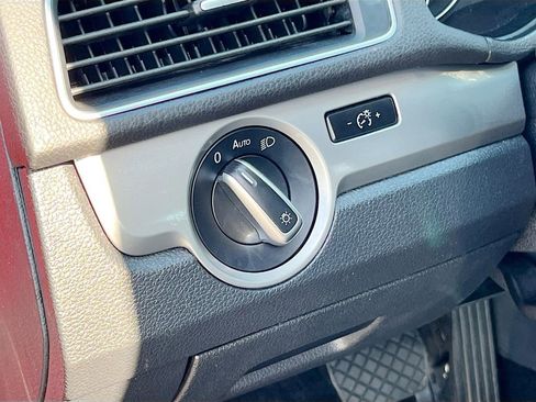 Used 2015 Volkswagen Passat 1.8T Wolfsburg Edition image 10