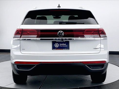 Used 2025 Volkswagen Atlas Cross Sport SE image 4