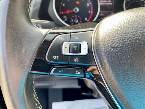 Used 2021 Volkswagen Tiguan SEL image 35